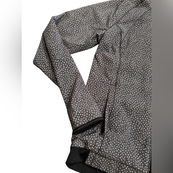 Lululemon Hit It Jacket Womens Size 6 Frozen Fizz Black White Zip Up Lightweight - Picture 5 of 9